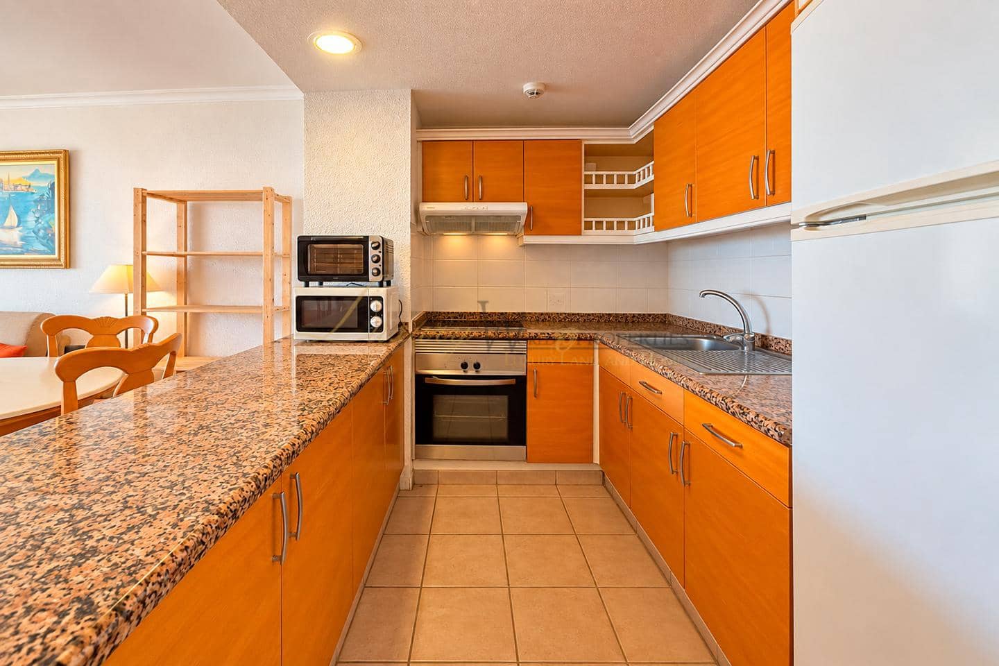 2 slaapkamer Flat te koop in Los Cristianos met zwembad - € 279.000 (Ref: 10130374)