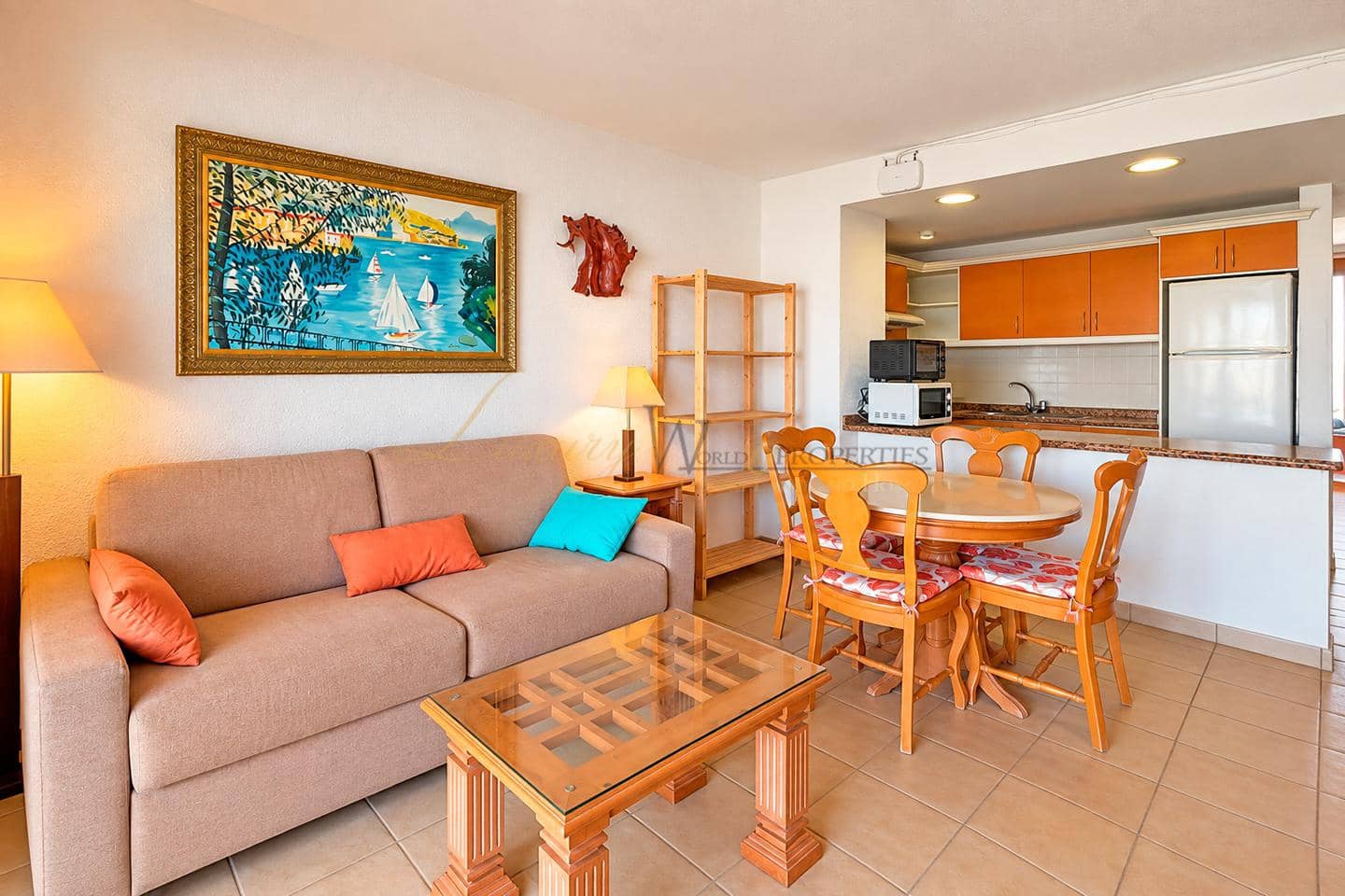 2 slaapkamer Flat te koop in Los Cristianos met zwembad - € 279.000 (Ref: 10130374)