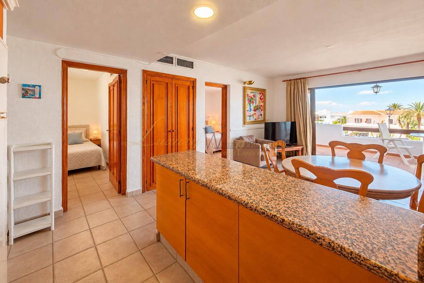2 slaapkamer Flat te koop in Los Cristianos met zwembad - € 279.000 (Ref: 10130374)