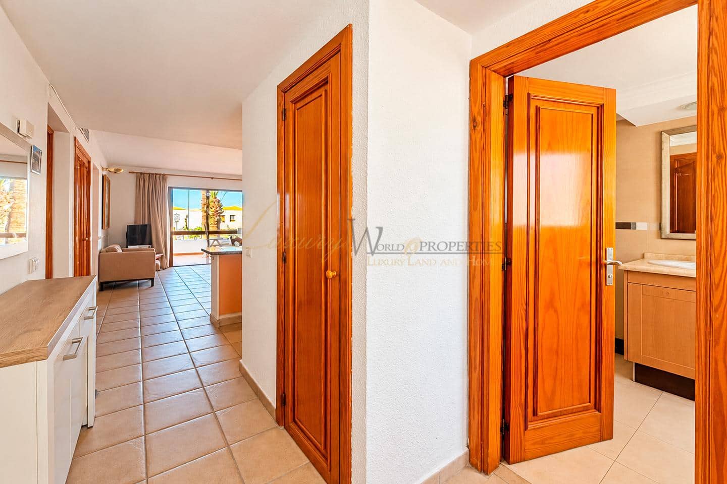 2 slaapkamer Flat te koop in Los Cristianos met zwembad - € 279.000 (Ref: 10130374)