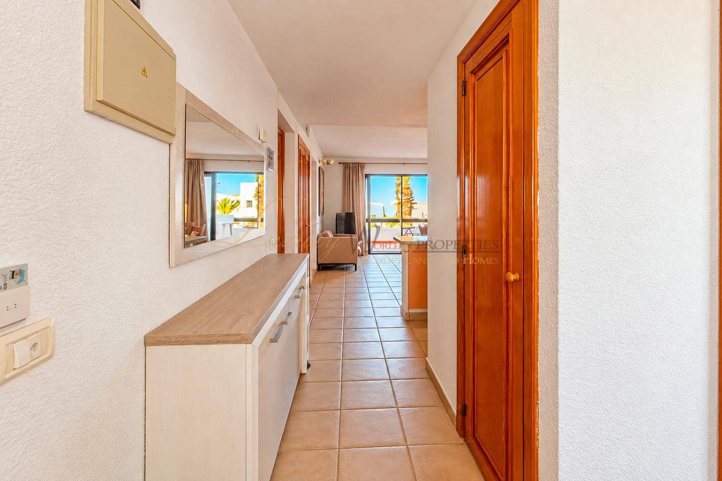 2 slaapkamer Flat te koop in Los Cristianos met zwembad - € 279.000 (Ref: 10130374)