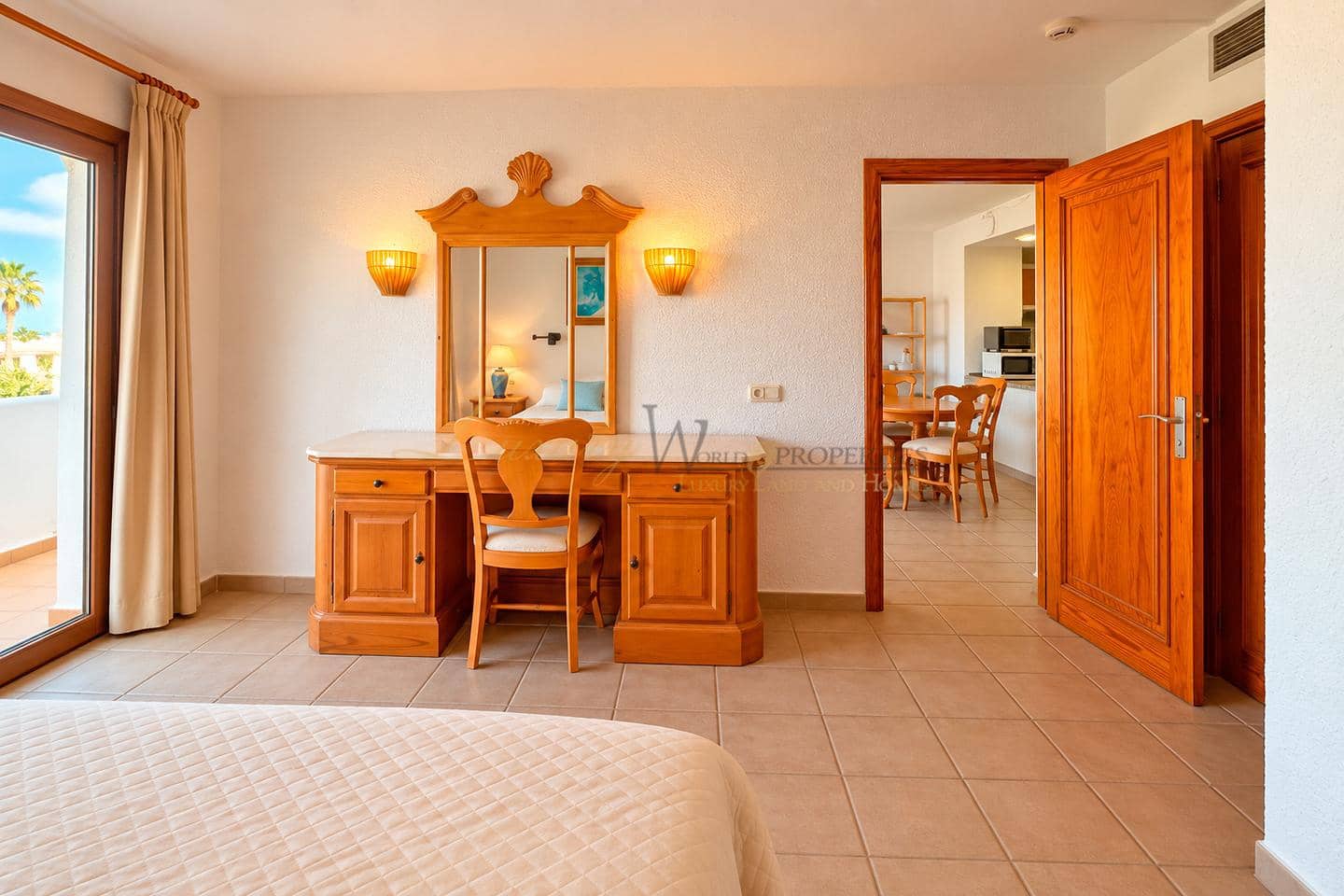 2 slaapkamer Flat te koop in Los Cristianos met zwembad - € 279.000 (Ref: 10130374)