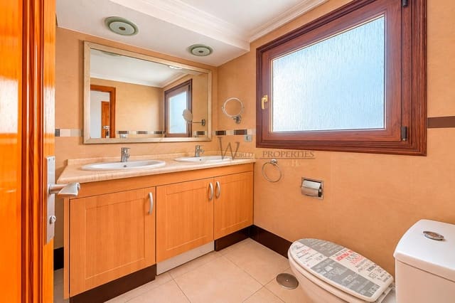 2 slaapkamer Flat te koop in Los Cristianos, Arona met zwembad - € 279.000 (Ref: 10130374)