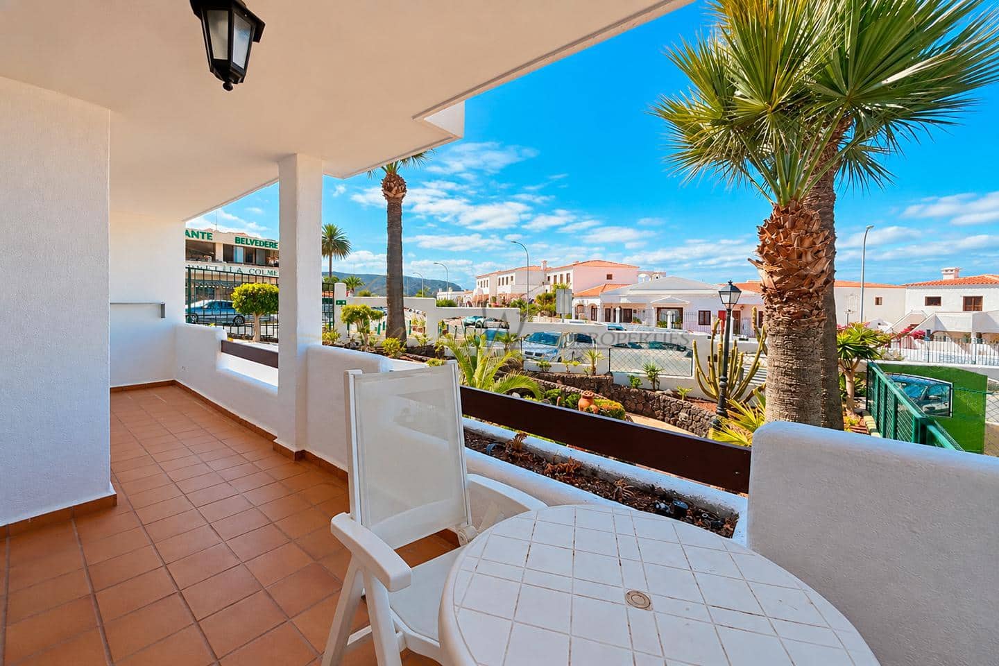 2 slaapkamer Flat te koop in Los Cristianos met zwembad - € 279.000 (Ref: 10130374)