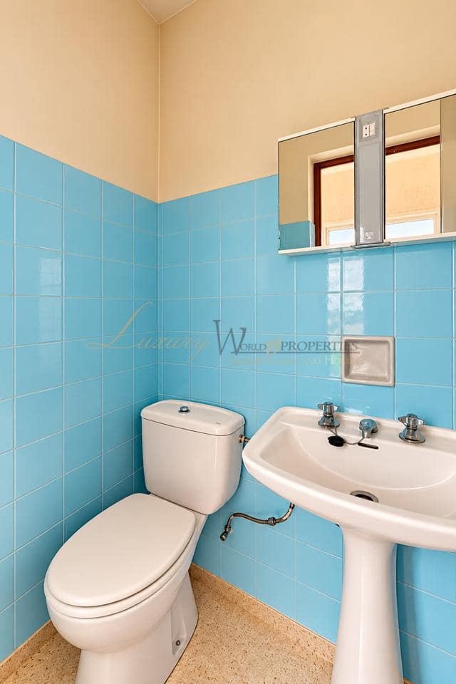 2 bedroom Villa for sale in Arona with pool garage - € 785,000 (Ref: 10138846)