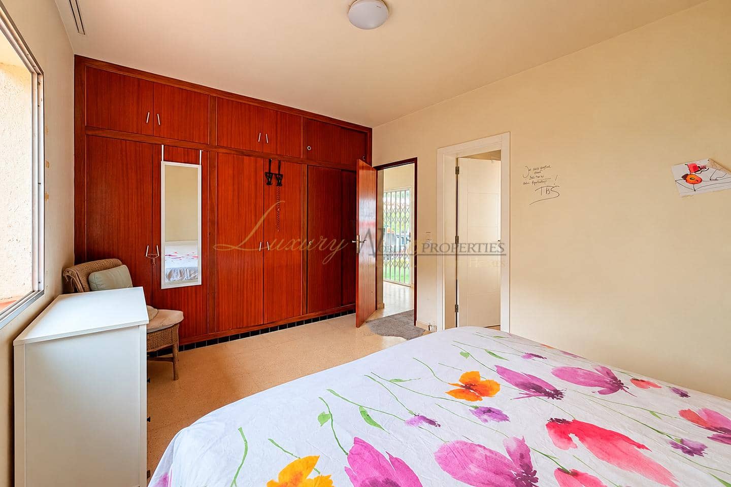2 bedroom Villa for sale in Arona with pool garage - € 785,000 (Ref: 10138846)