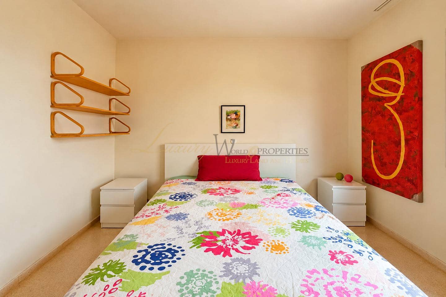 2 bedroom Villa for sale in Arona with pool garage - € 785,000 (Ref: 10138846)