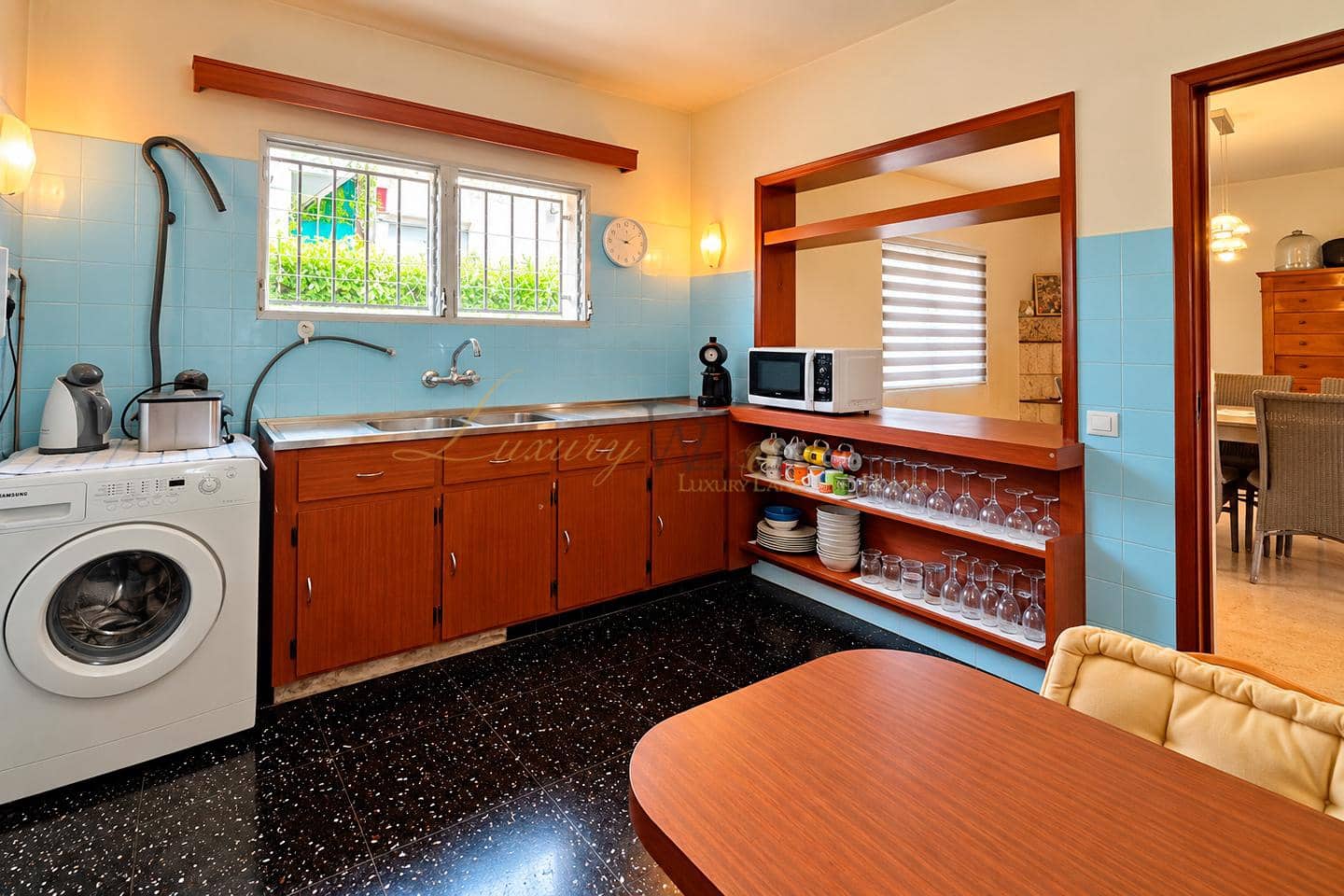 2 bedroom Villa for sale in Arona with pool garage - € 785,000 (Ref: 10138846)