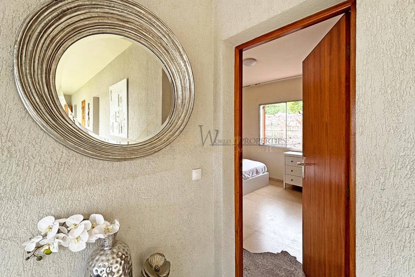 2 bedroom Villa for sale in Arona with pool garage - € 785,000 (Ref: 10138846)