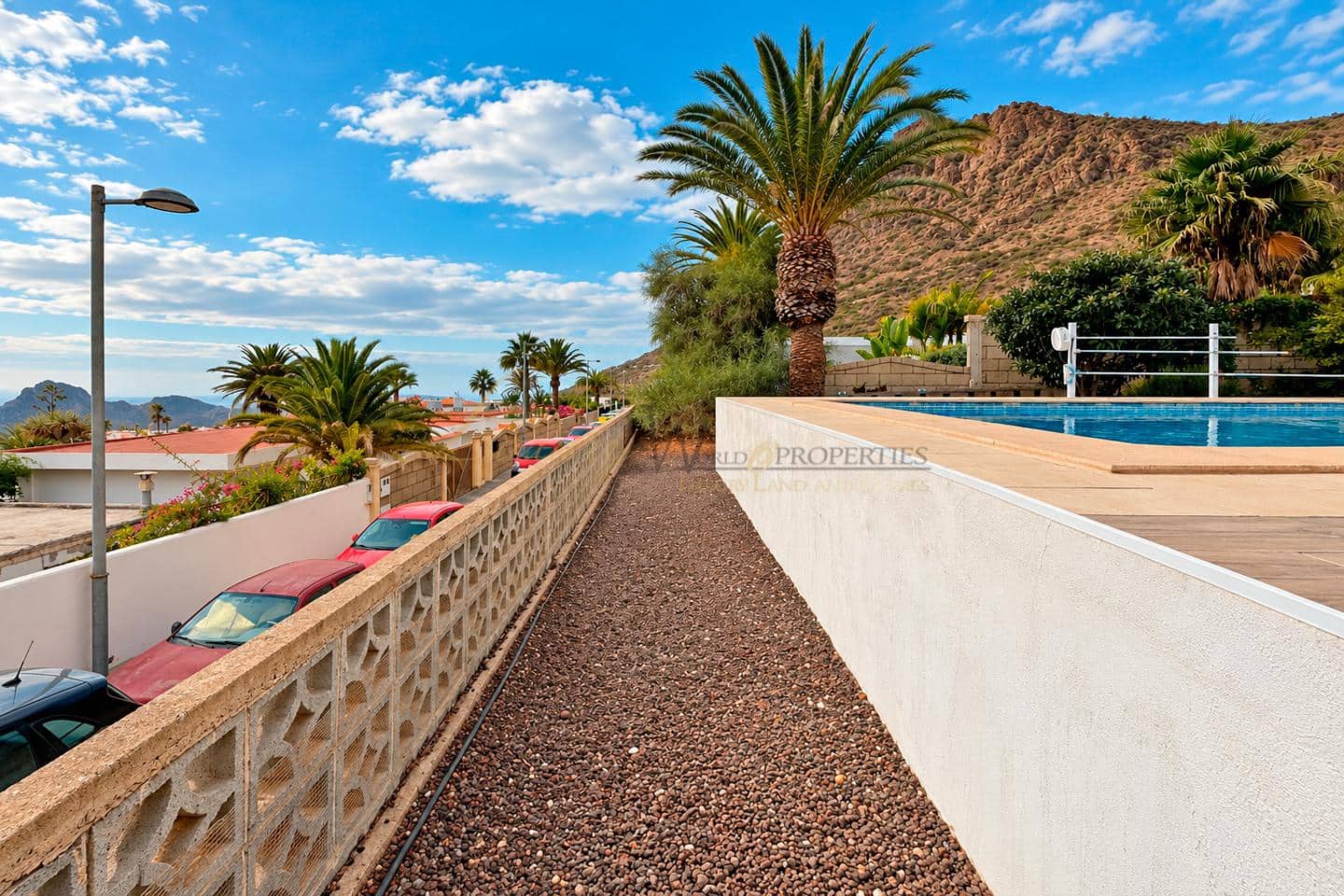 2 bedroom Villa for sale in Arona with pool garage - € 785,000 (Ref: 10138846)