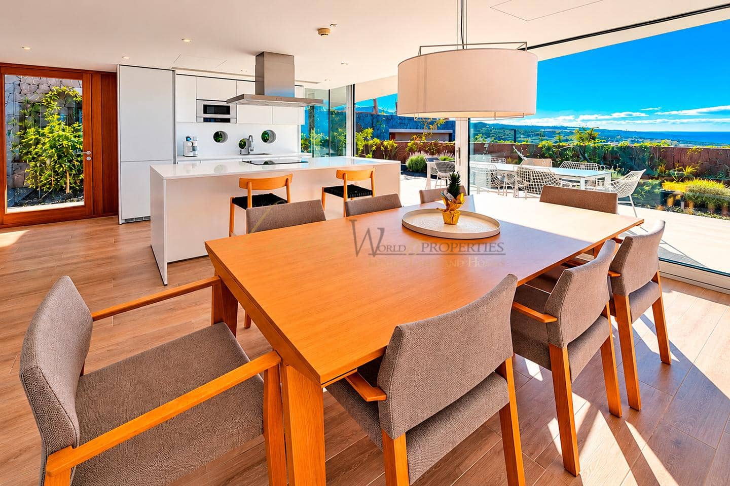 3 soverom Villa til salgs i Guia de Isora med svømmebasseng garasje - € 2 150 000 (Ref: 10154310)