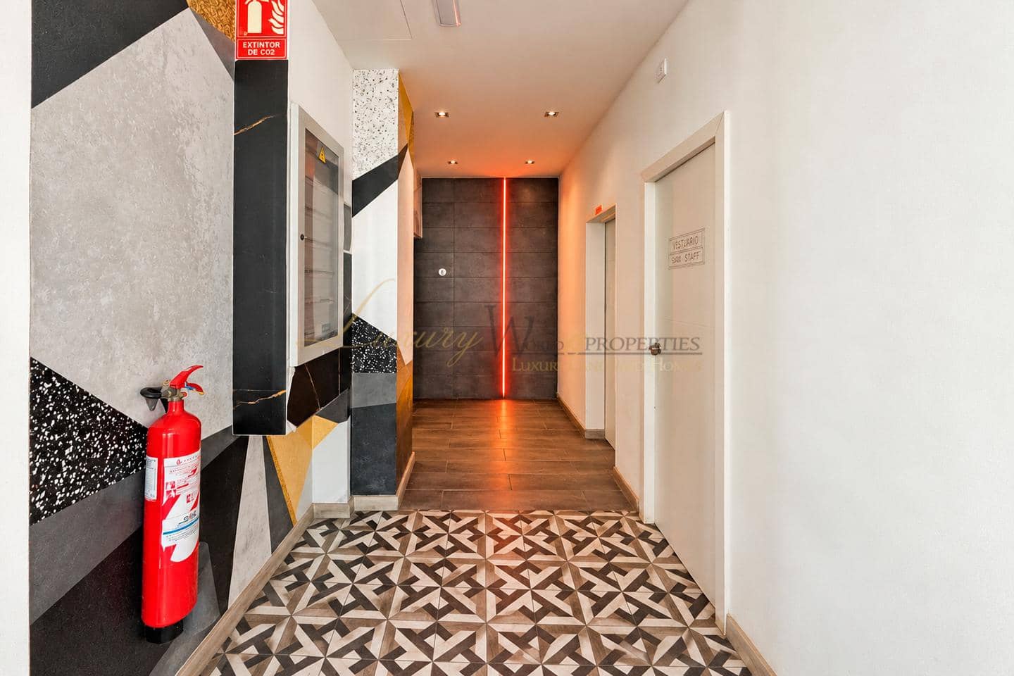 1 sypialnia Biznes do wynajęcia w Los Cristianos - 3 740 € (Ref: 10160512)