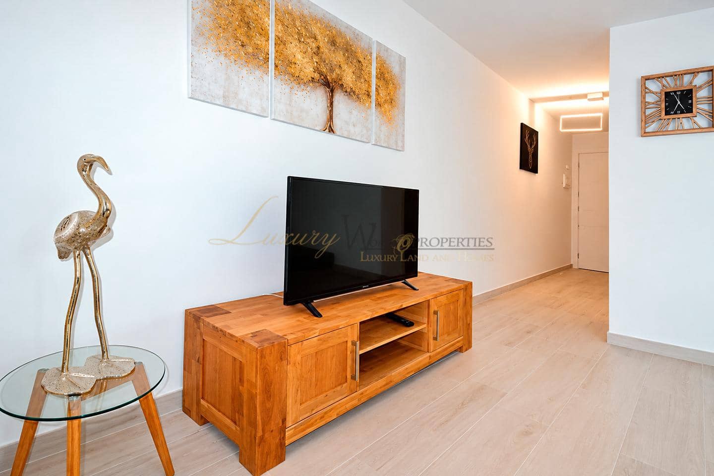 Flat for sale in Playa de las Americas with pool - € 289,000 (Ref: 10160621)