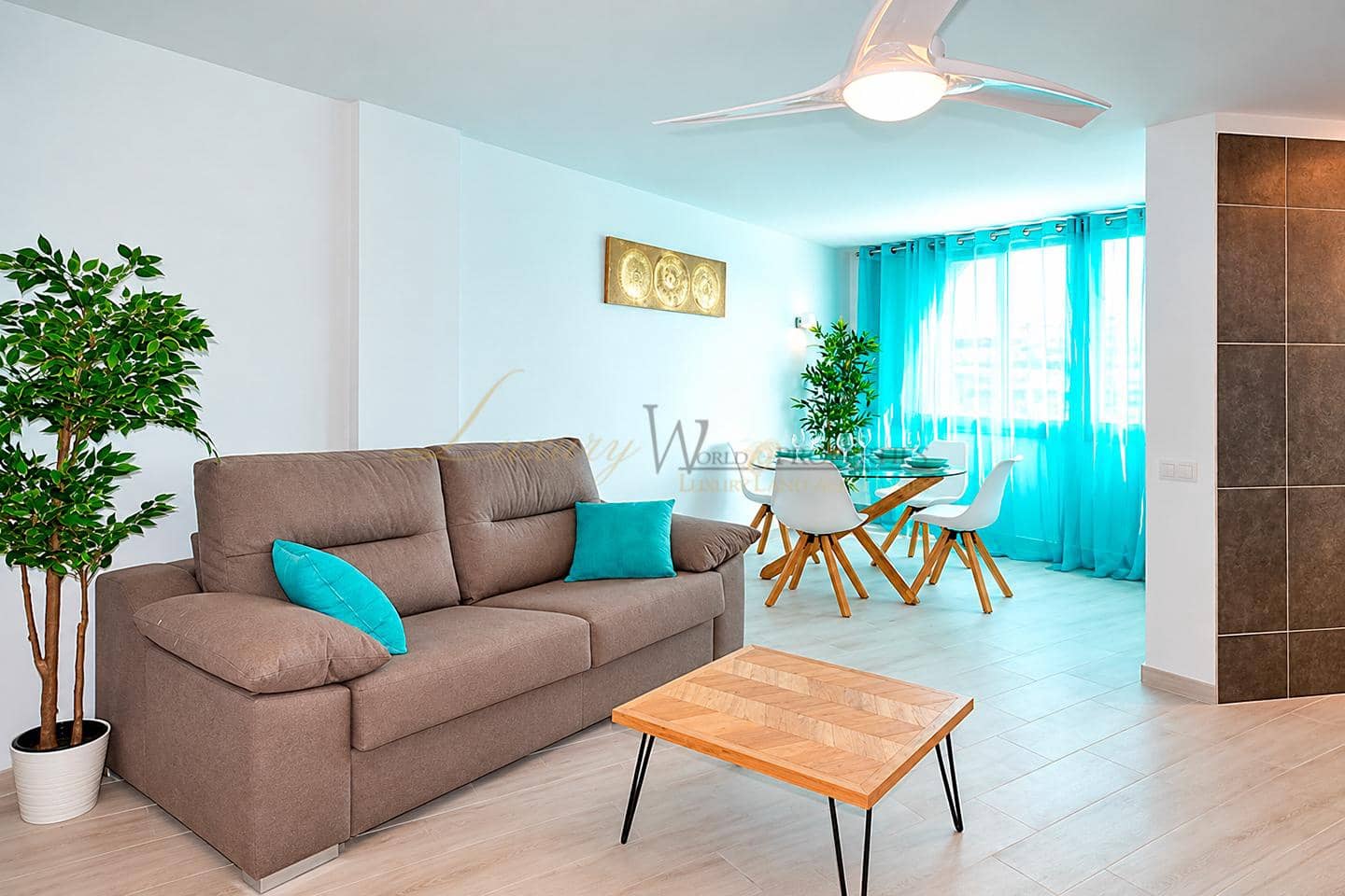 Flat for sale in Playa de las Americas with pool - € 289,000 (Ref: 10160621)