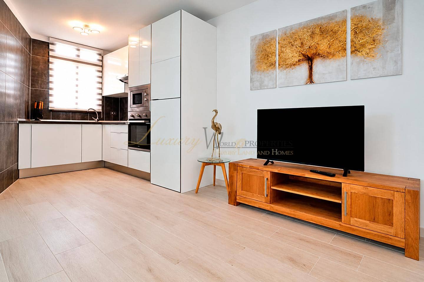 Flat for sale in Playa de las Americas with pool - € 289,000 (Ref: 10160621)
