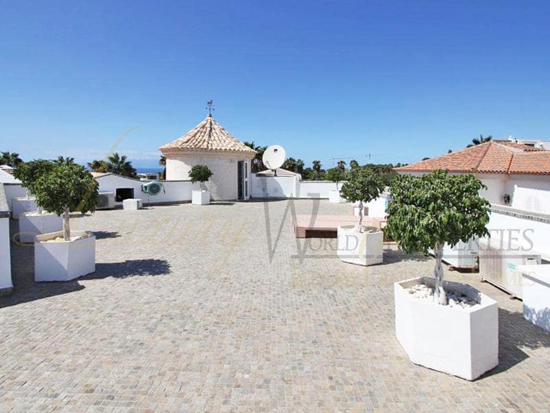 6 bedroom Villa for sale in Costa Adeje with pool garage - € 4,250,000 (Ref: 5733413)