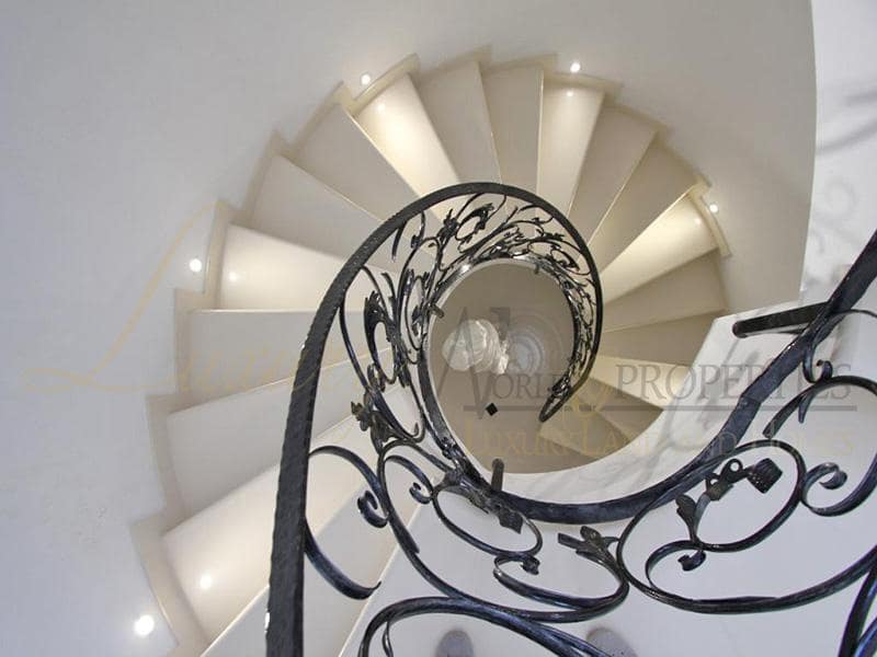 6 bedroom Villa for sale in Costa Adeje with pool garage - € 4,250,000 (Ref: 5733413)