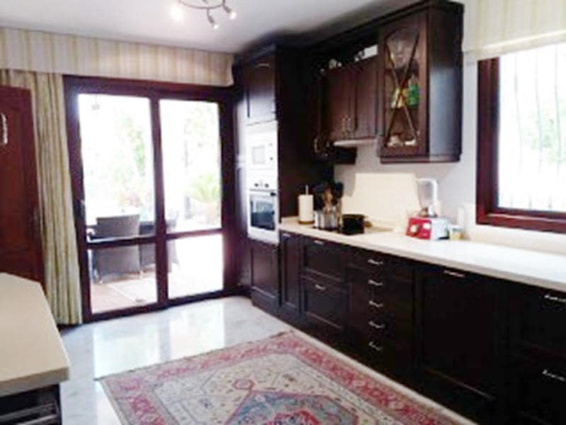 5 bedroom Villa for sale in Costa Adeje with pool garage - € 3,000,000 (Ref: 5733715)