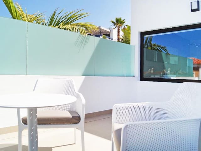 8 Zimmer Villa zu verkaufen in Playa de Fañabé Alto, Adeje mit Pool Garage - 2.550.000 € (Ref: 5733880)