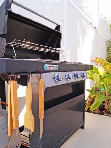 8 Zimmer Villa zu verkaufen in Playa de Fañabé Alto, Adeje mit Pool Garage - 2.550.000 € (Ref: 5733880)