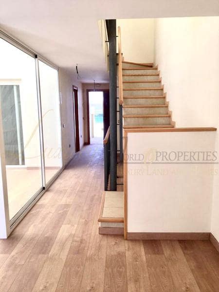 4 bedroom Villa for sale in Costa Adeje with pool garage - € 665,000 (Ref: 6328742)