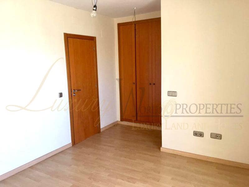 4 bedroom Villa for sale in Costa Adeje with pool garage - € 665,000 (Ref: 6328742)