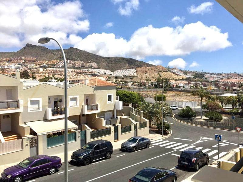 4 bedroom Villa for sale in Costa Adeje with pool garage - € 665,000 (Ref: 6328742)