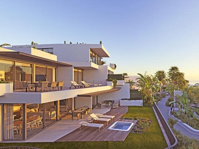 2 slaapkamer Flat te koop in Guía de Isora met zwembad garage - € 895.000 (Ref: 6944098)