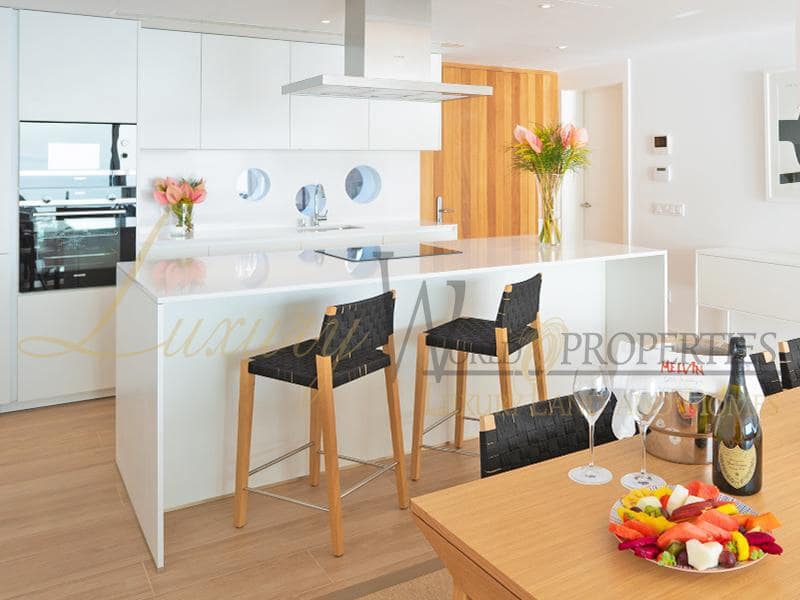 3 soveværelse Villa til salg i Guia de Isora med swimmingpool garage - € 2.225.000 (Ref: 7039993)