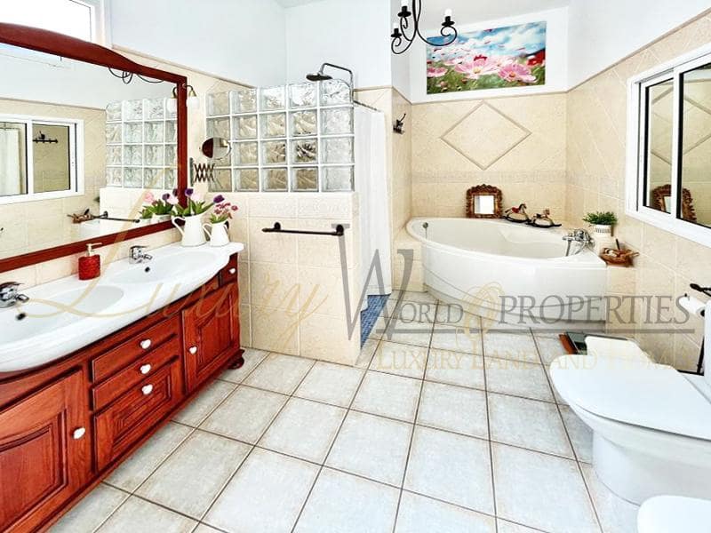 9 soveværelse Villa til salg i Las Rosas (Las Galletas) med garage - € 1.365.000 (Ref: 7261110)