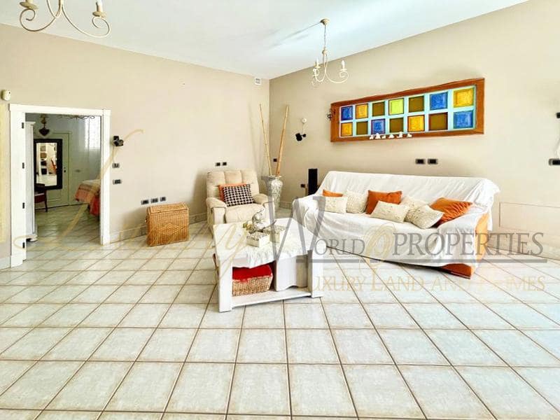 9 bedroom Villa for sale in Las Rosas (Las Galletas) with garage - € 1,365,000 (Ref: 7261110)