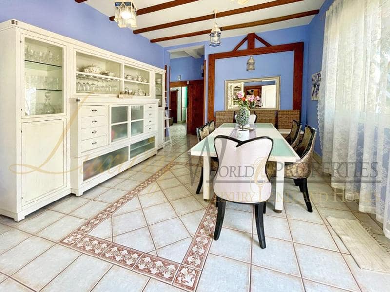 9 bedroom Villa for sale in Las Rosas (Las Galletas) with garage - € 1,365,000 (Ref: 7261110)