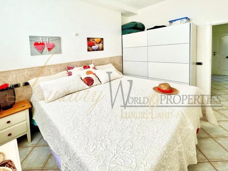 9 bedroom Villa for sale in Las Rosas (Las Galletas) with garage - € 1,365,000 (Ref: 7261110)