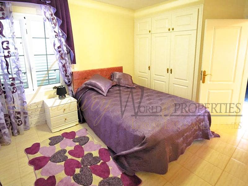 5 soverom Villa til salgs i Costa Adeje med svømmebasseng garasje - € 1 500 000 (Ref: 7267051)