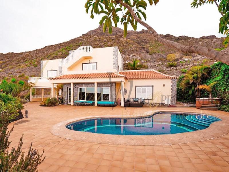 5 soverom Villa til salgs i Costa Adeje med svømmebasseng garasje - € 1 500 000 (Ref: 7267051)