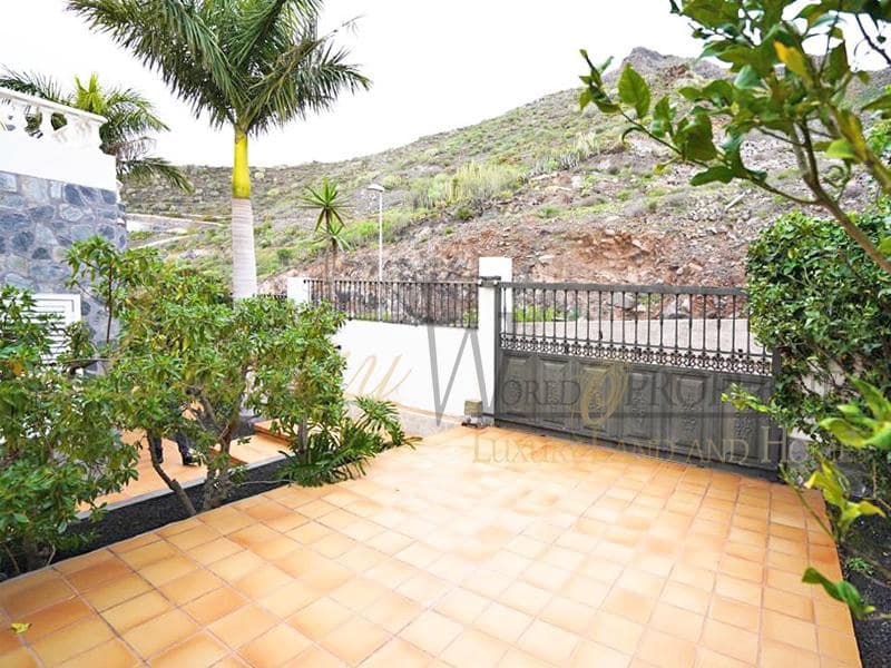 5 bedroom Villa for sale in Costa Adeje with pool garage - € 1,500,000 (Ref: 7267051)