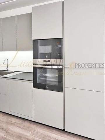 1 slaapkamer Flat te koop in Costa del Silencio, Arona met zwembad garage - € 338.000 (Ref: 7437535)