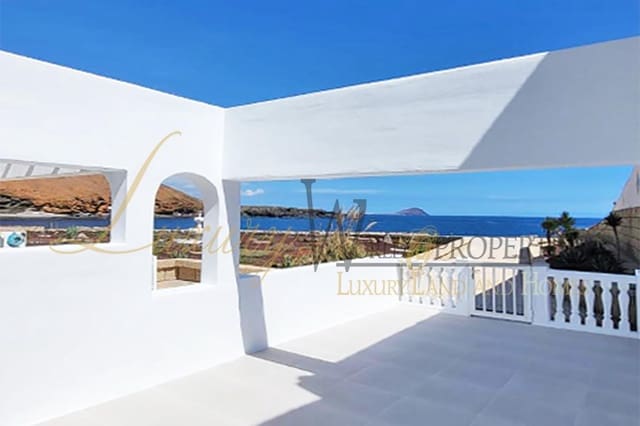 1 slaapkamer Flat te koop in Costa del Silencio, Arona met zwembad garage - € 338.000 (Ref: 7437535)