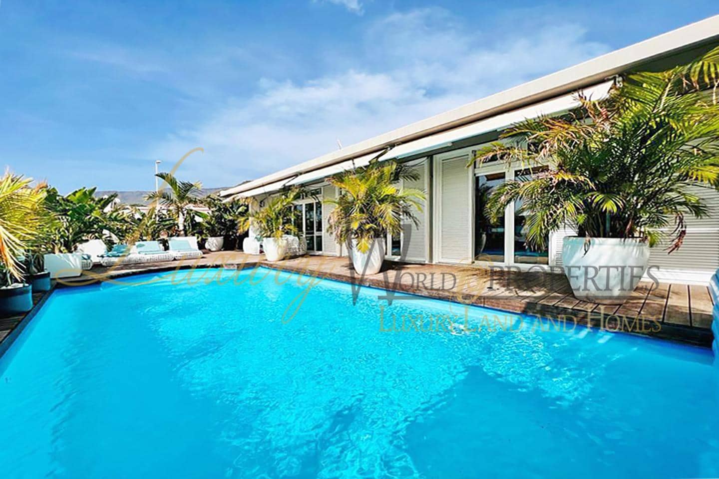 4 chambre Villa/Maison à vendre à Costa Adeje avec piscine garage - 1 200 000 € (Ref: 7473817)