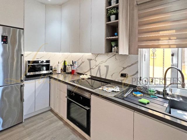 2 bedroom Flat for sale in Torviscas Centro y Alto, Adeje with pool - € 429,000 (Ref: 7658151)