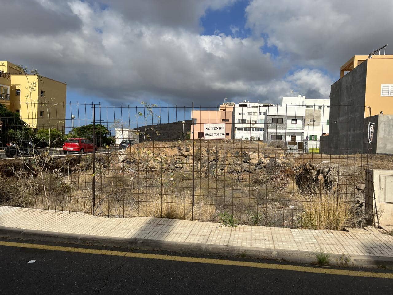 Grunde uden byggetilladelser til salg i Parque de la Reina - € 95.000 (Ref: 7736306)