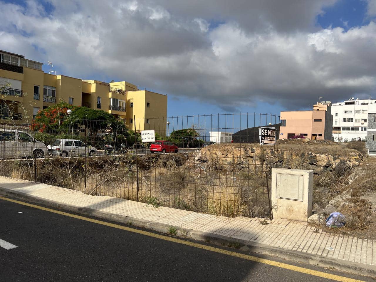 Grunde uden byggetilladelser til salg i Parque de la Reina - € 95.000 (Ref: 7736306)