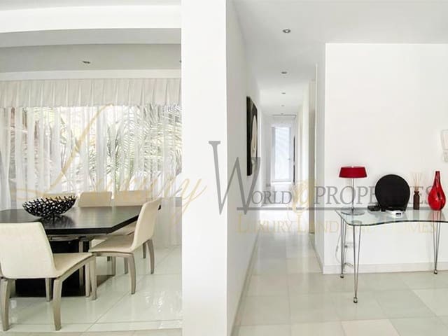 6 soveværelse Villa til salg i Playa del Duque, Adeje med swimmingpool garage - € 3.200.000 (Ref: 7786599)