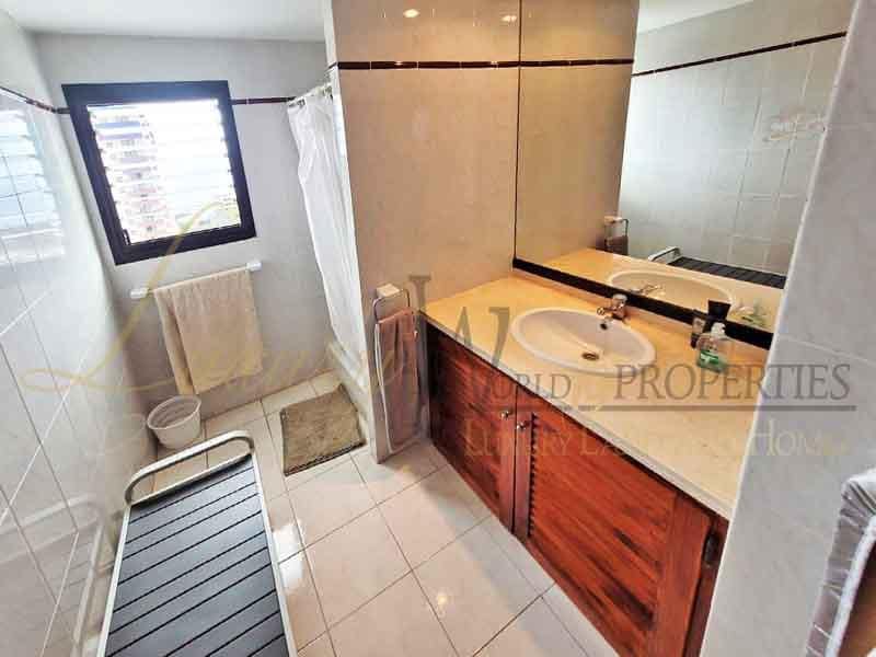 2 bedroom Flat for sale in Playa Paraiso with pool - € 450,000 (Ref: 7825713)