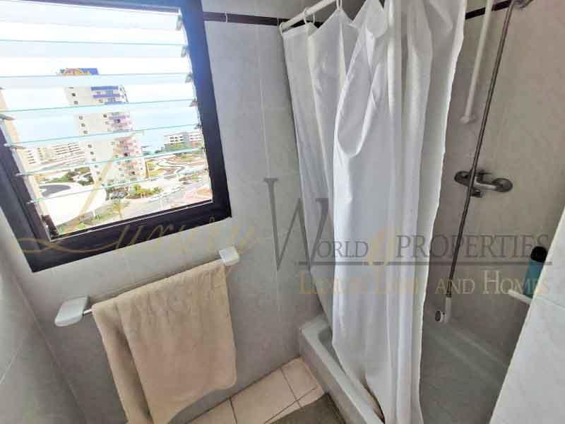 2 bedroom Flat for sale in Playa Paraiso with pool - € 450,000 (Ref: 7825713)