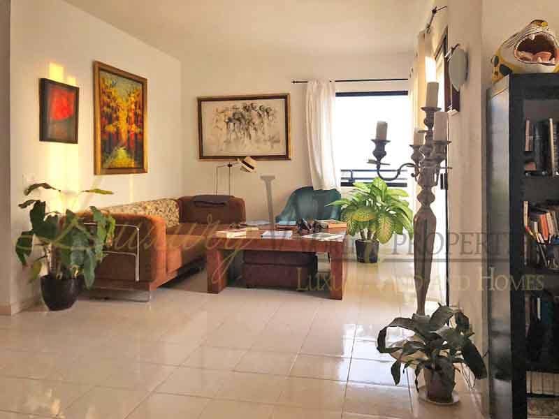 2 bedroom Flat for sale in Playa Paraiso with pool - € 450,000 (Ref: 7825713)