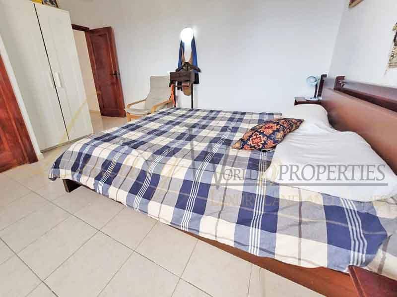 2 bedroom Flat for sale in Playa Paraiso with pool - € 450,000 (Ref: 7825713)