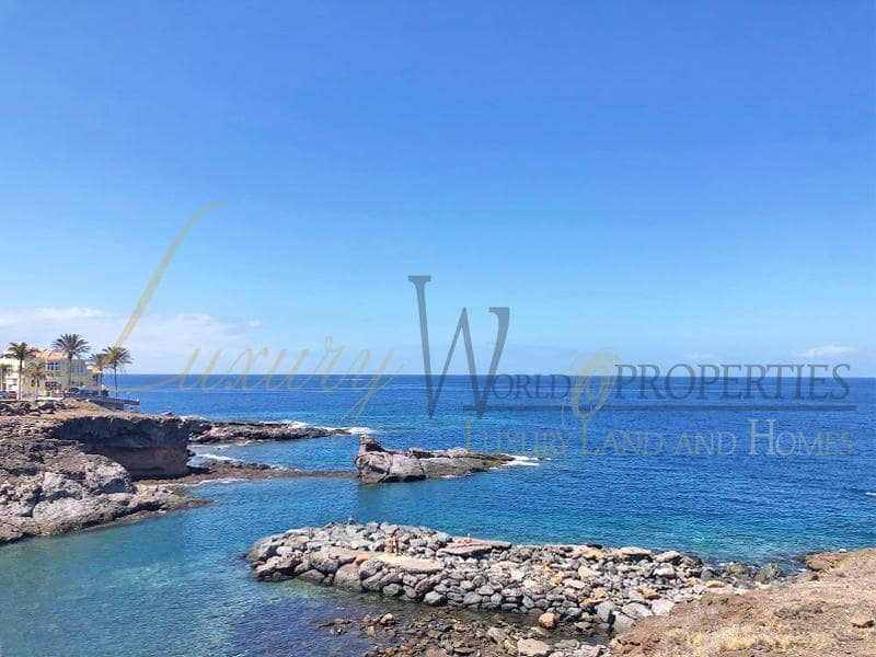 2 bedroom Flat for sale in Playa Paraiso with pool - € 450,000 (Ref: 7825713)
