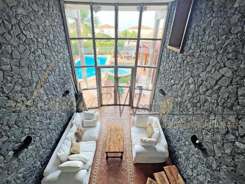 5 bedroom Villa for sale in El Madronal with pool garage - € 3,150,000 (Ref: 7837307)