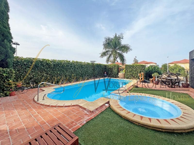 5 bedroom Villa for sale in El Madronal with pool garage - € 3,150,000 (Ref: 7837307)
